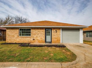 218 Fireside Village Dr, Keene, TX 76059