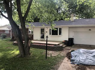 328 Neptune Ln, Godfrey, IL 62035
