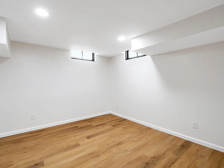 1239 N Cramer St — Photo 28
