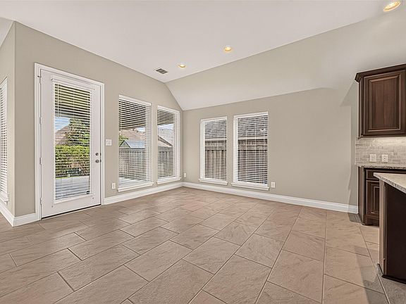 5th image of 27124 Holtwood Grove Rd