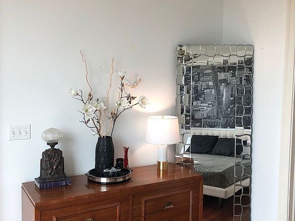 5th image of 301 Virginia St #16-1606
