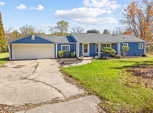 19750 Beck Rd, Northville, MI 48167