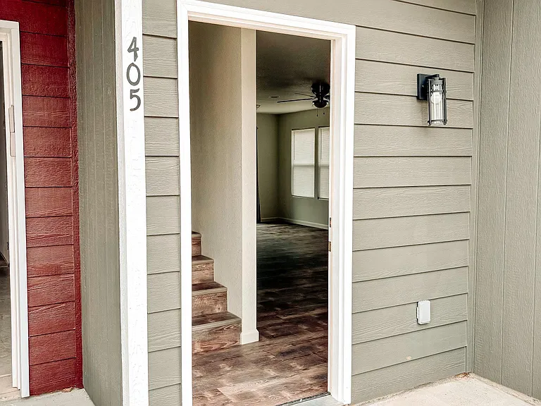 405 Hillcrest Dr #A — Photo 3