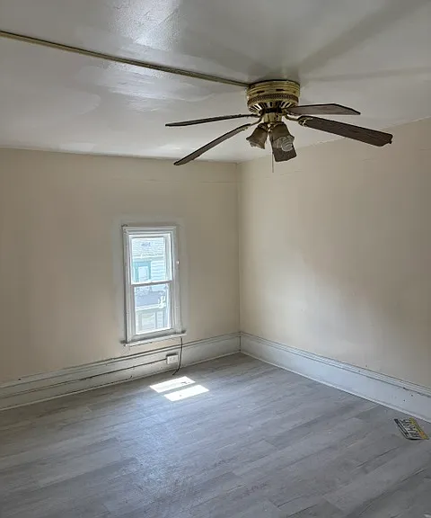 114 E Walnut Ave — Photo 6