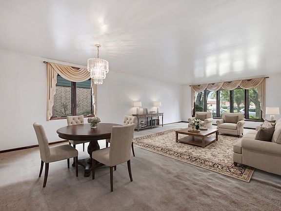 3rd image of 301 N Catino Ct