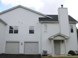 2462 Frost Dr, Aurora, IL 60503