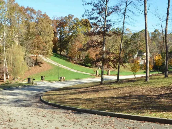 4070 Summerhill Dr, Gainesville, GA 30506