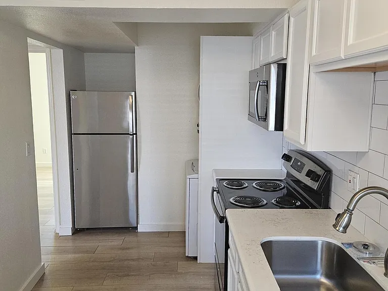1330 E Highland Ave #2A — Photo 5