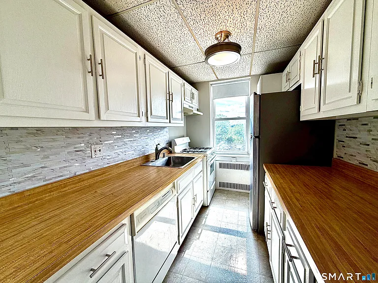 70 Strawberry Hill Ave #5-2D — Photo 7