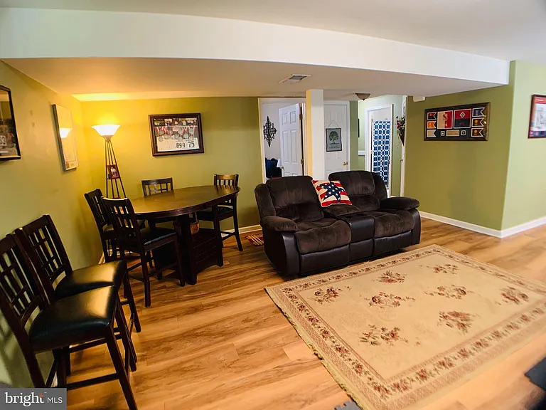 8604 Oak Chase Cir — Photo 45