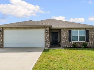 1405 S Corsac St, Siloam Springs, AR 72761