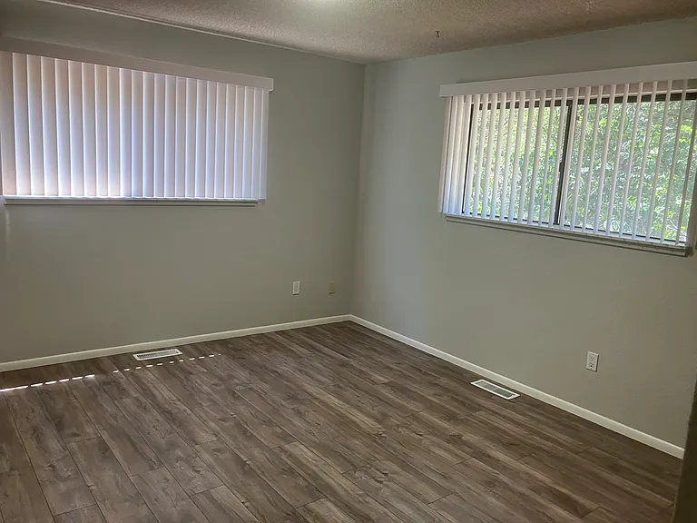 626 Highland Ave — Photo 5