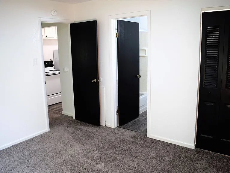 207 Valley Ave #1-6 — Photo 3