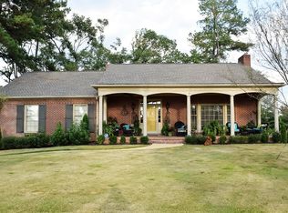 2110 Country Club Rd, Tupelo, MS 38804