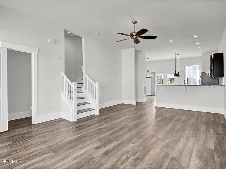 1808 Bungalow Row — Photo 15