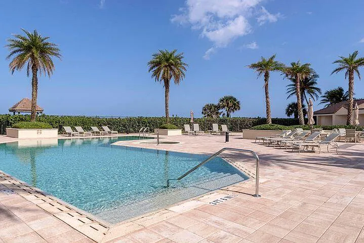 570 Ocean Dr #601 — Photo 29