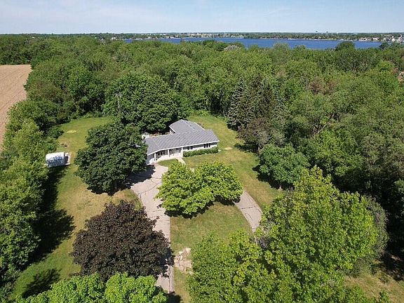 3rd image of 3345 County Road F