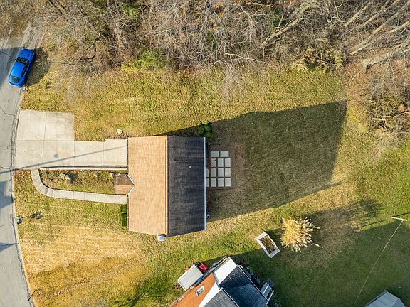 3rd image of 142 Gardenia Dr