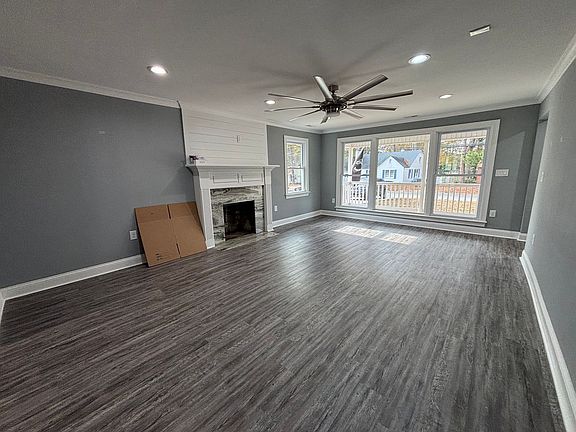 3rd image of 600 S Oleander Ave