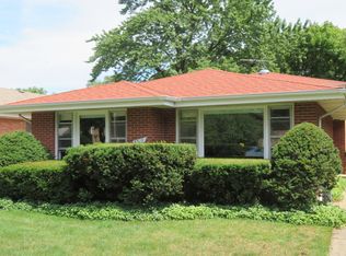 8519 E Prairie Rd, Skokie, IL 60076