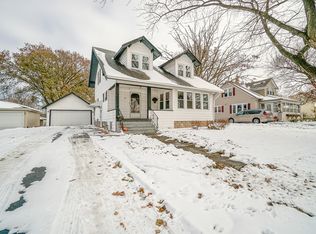 306 S Seward St, Winnebago, IL 61088