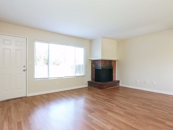4th image of 3693 McClellan Dr