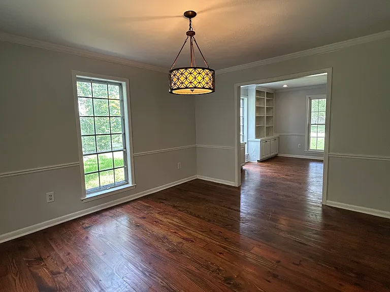 5165 Shirlwood Dr — Photo 10