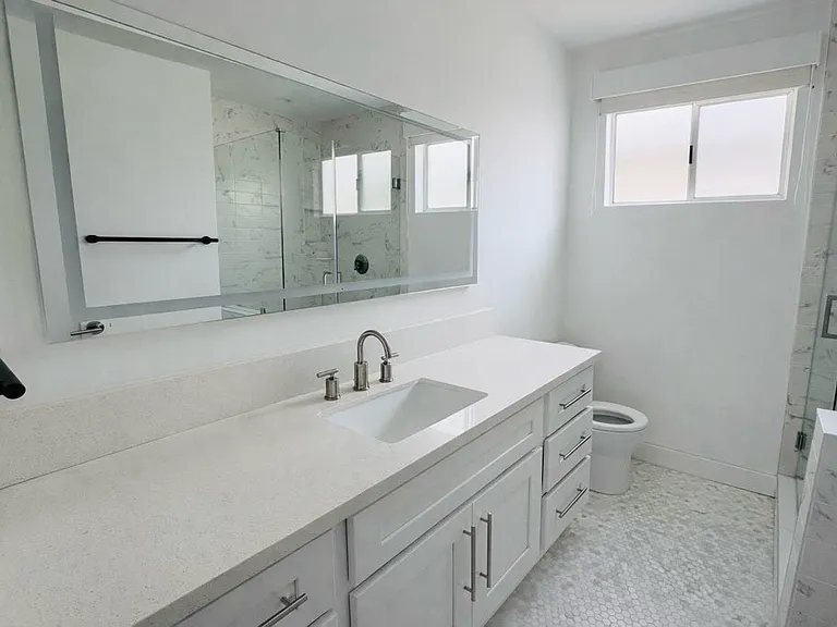 605 San Vicente #202 — Photo 16