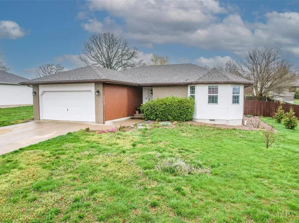 213 Meadowmere Ct, Lebanon, MO 65536