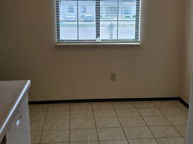 6196 Normandy Dr #5 — Photo 6