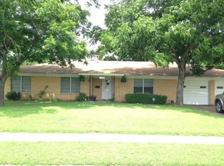 1004 Hill St, Bastrop, TX 78602