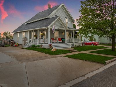 214 Madison St, Grand Ledge, MI, 48837