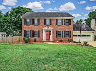 691 Deer Oaks Dr, Lawrenceville, GA 30044