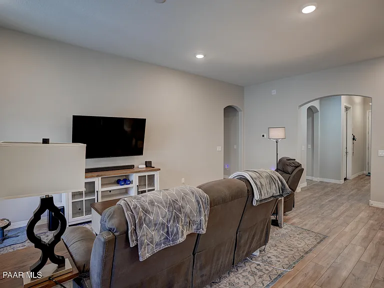 4750 N Yale Ave #16 — Photo 16