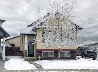 90 Cranberry Close SE, Calgary, AB T3M0B4