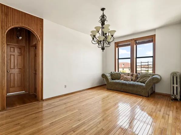 421 Crown Street image 1 of 11