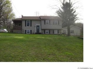 2186 Shilling Rd, Palmyra, NY 14522