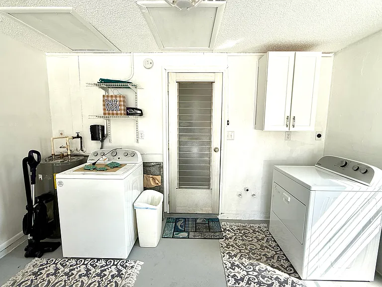 575 Randolph Rd — Photo 23