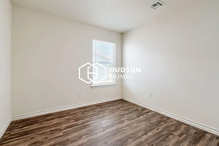 1918 E Cornell St — Photo 8