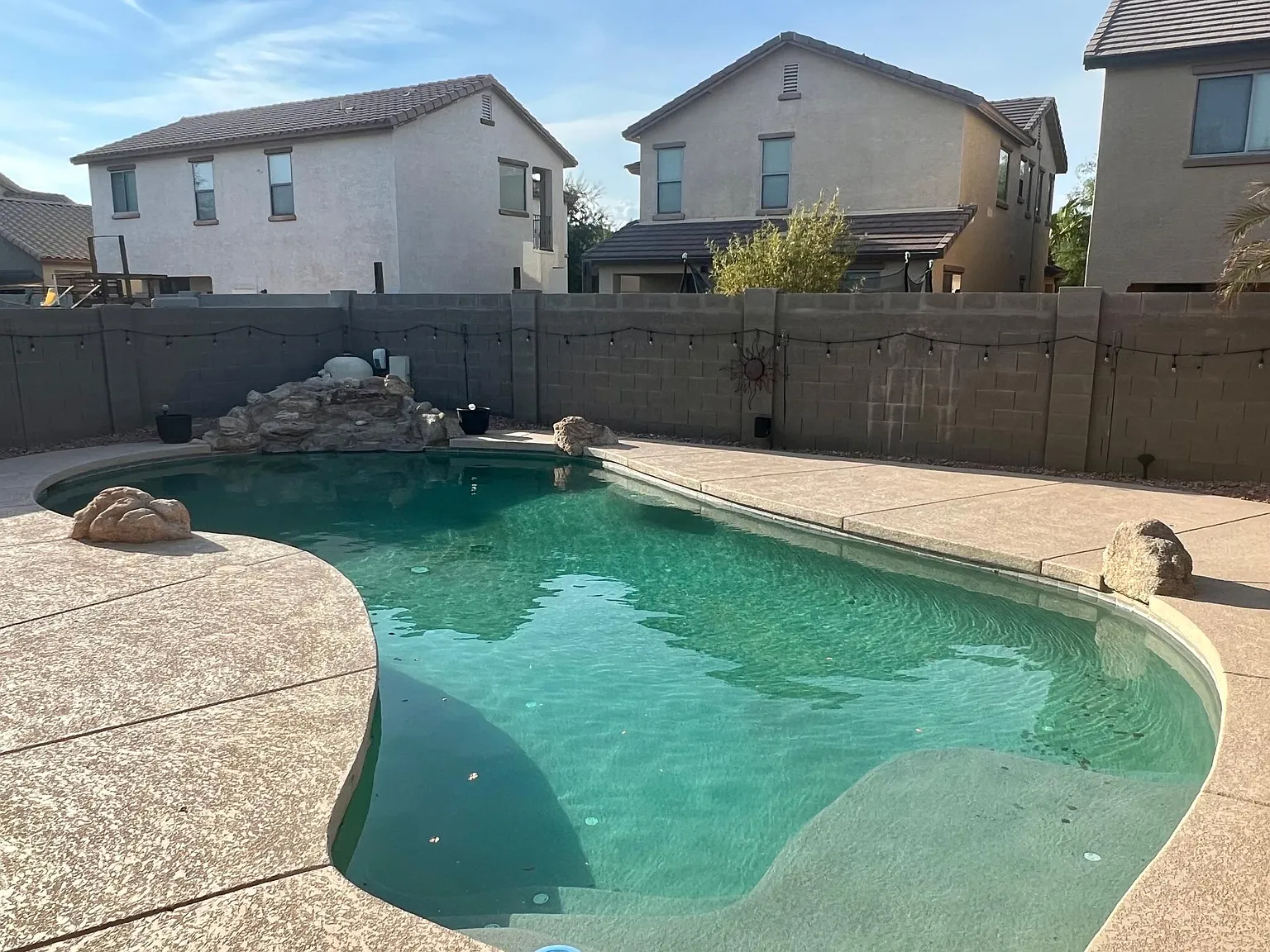 15462 W Sierra St — Photo 3