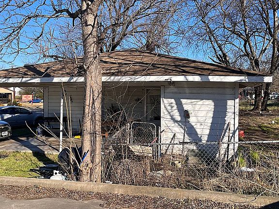 5th image of 630 E Dallas Ave