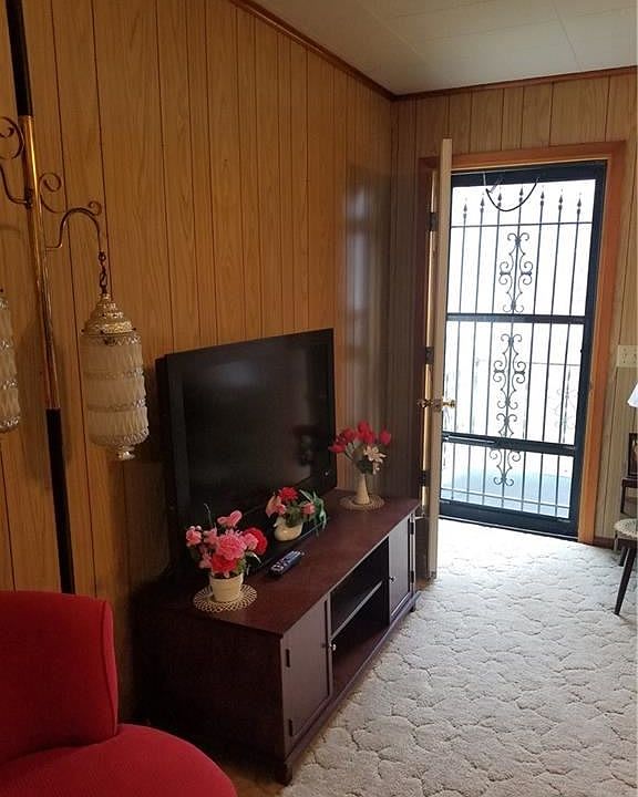 2nd image of 405 W Williamson St