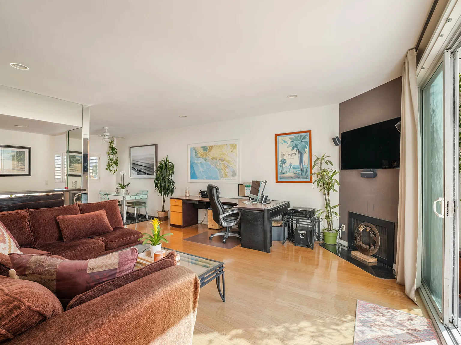 2 bed, 2.5 bath, 1165 sqft, $4,500 — Photo 3