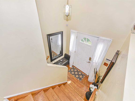 3rd image of 84 Homestead Dr