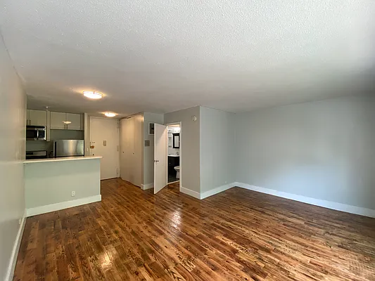 Rented by Compass | media 10