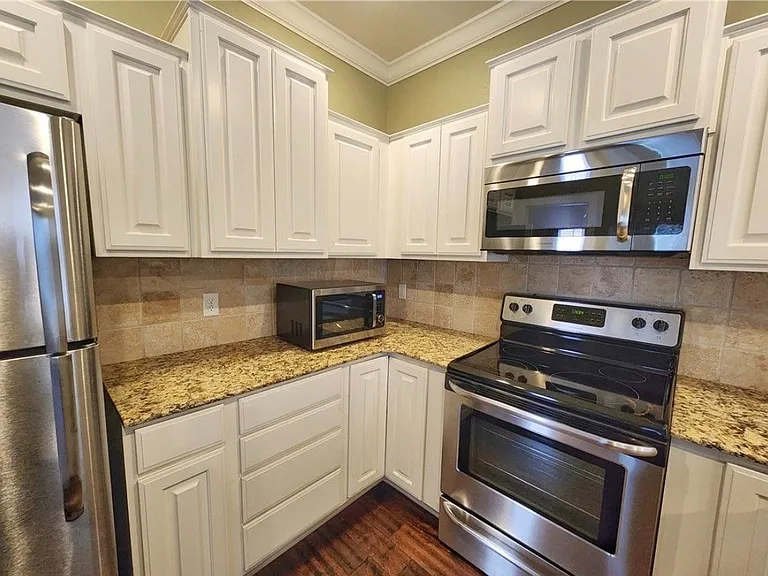 2800 Arbor Rd — Photo 5