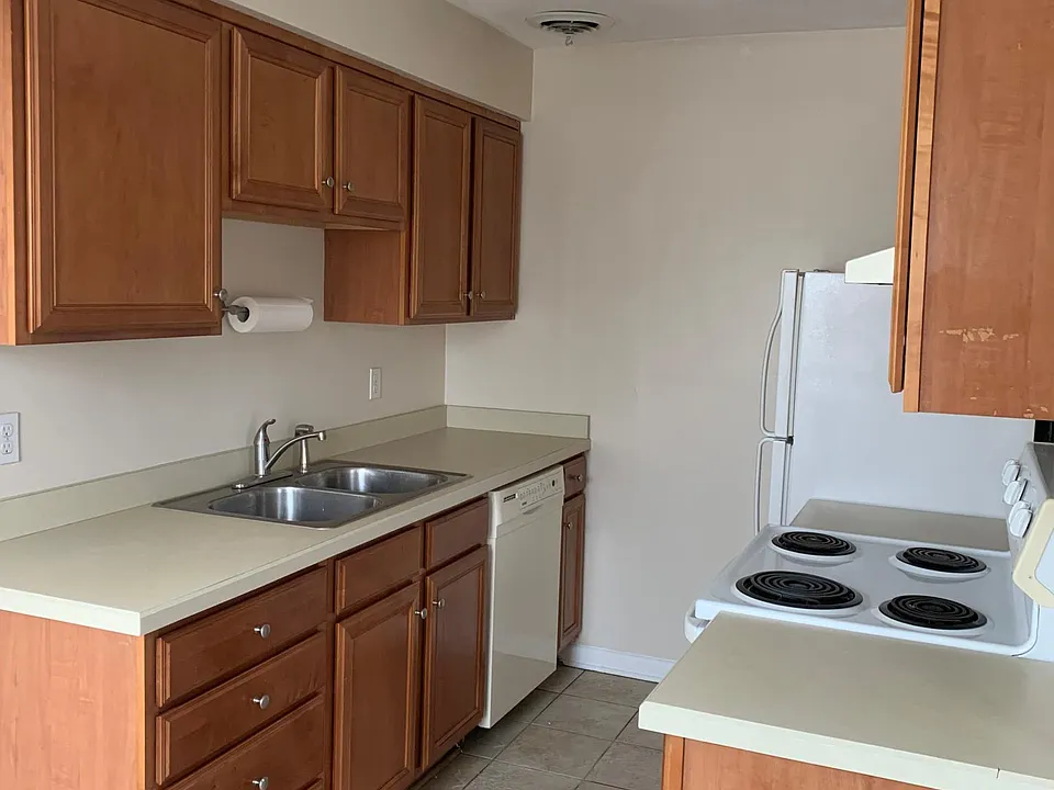 2606 Baltic Ave #201