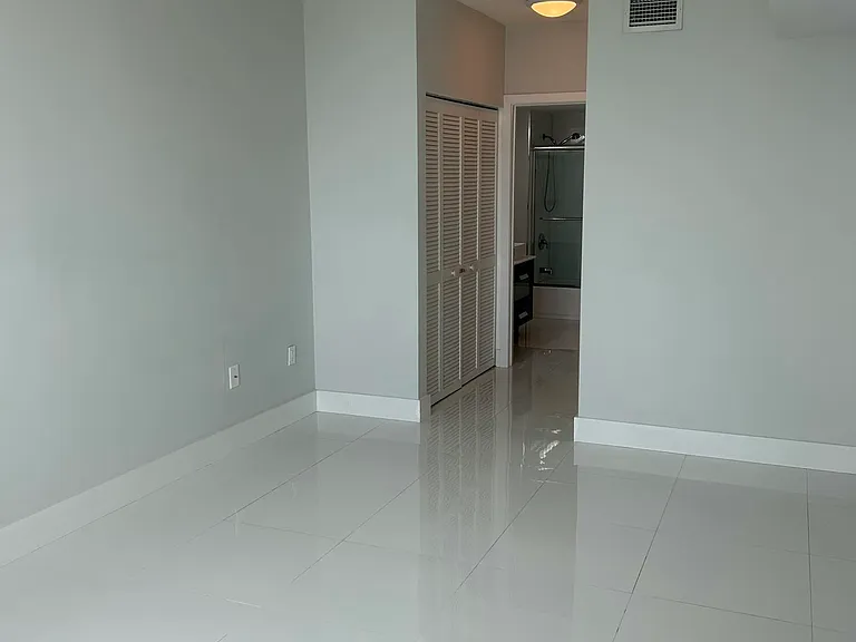 3020 NE 32nd Ave #620 — Photo 16