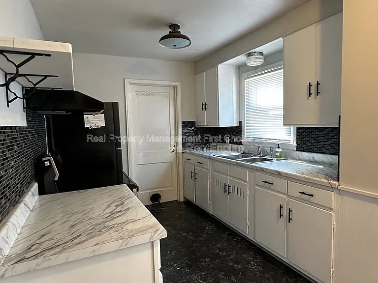 2448 E Aloma St — Photo 2