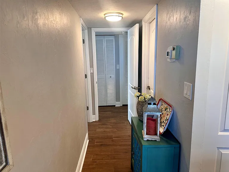 1147 Hillsboro Mile #214 — Photo 31